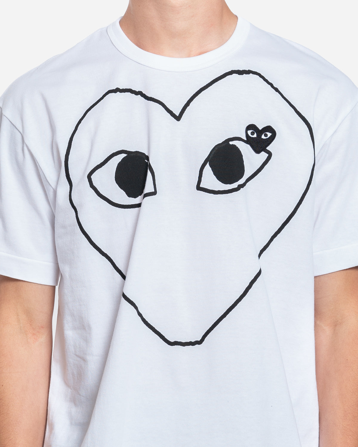 T-Shirt Outline Heart