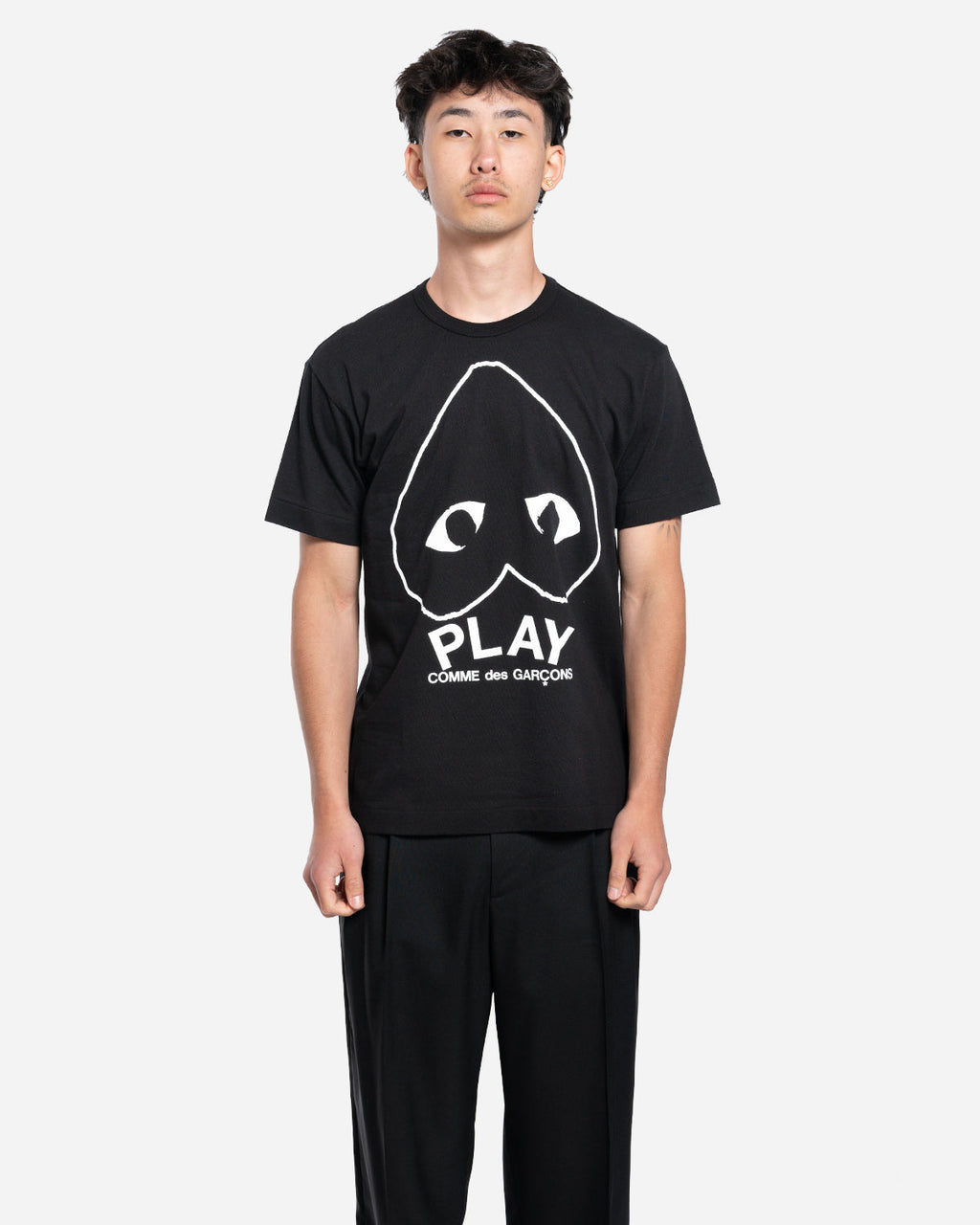 T-Shirt Outline Heart Black