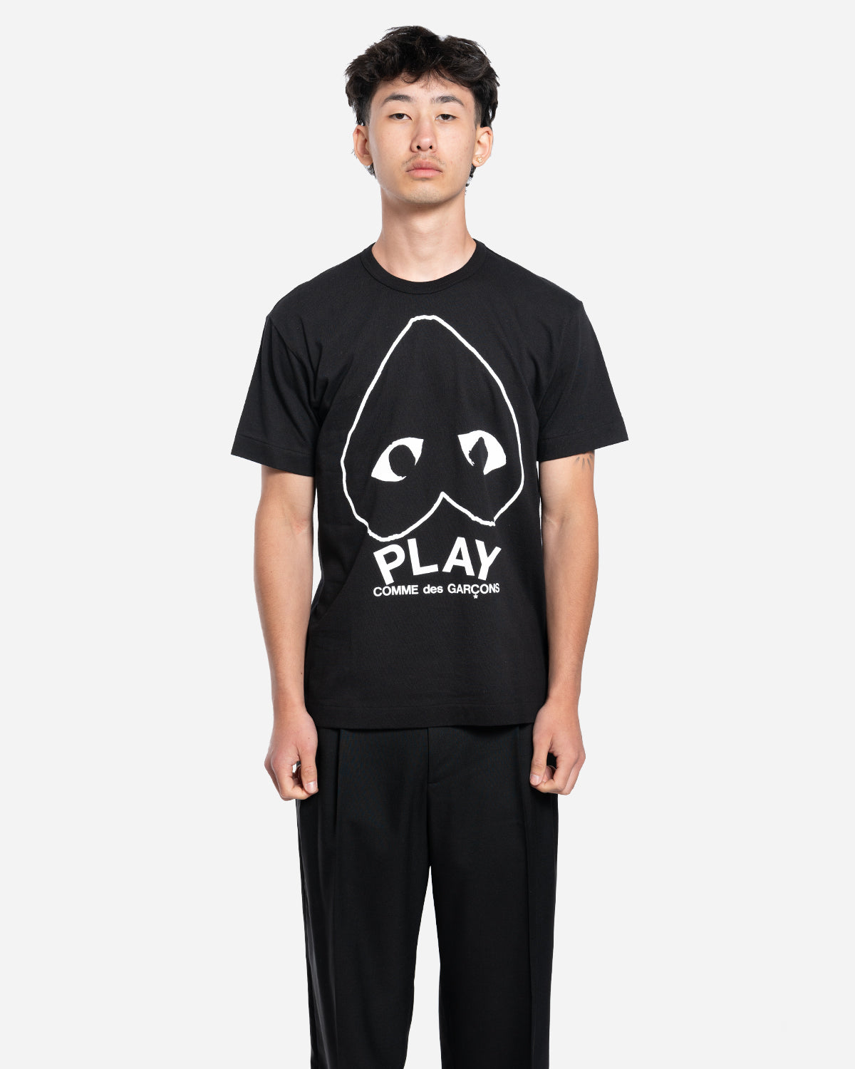 T-Shirt Outline Heart Black