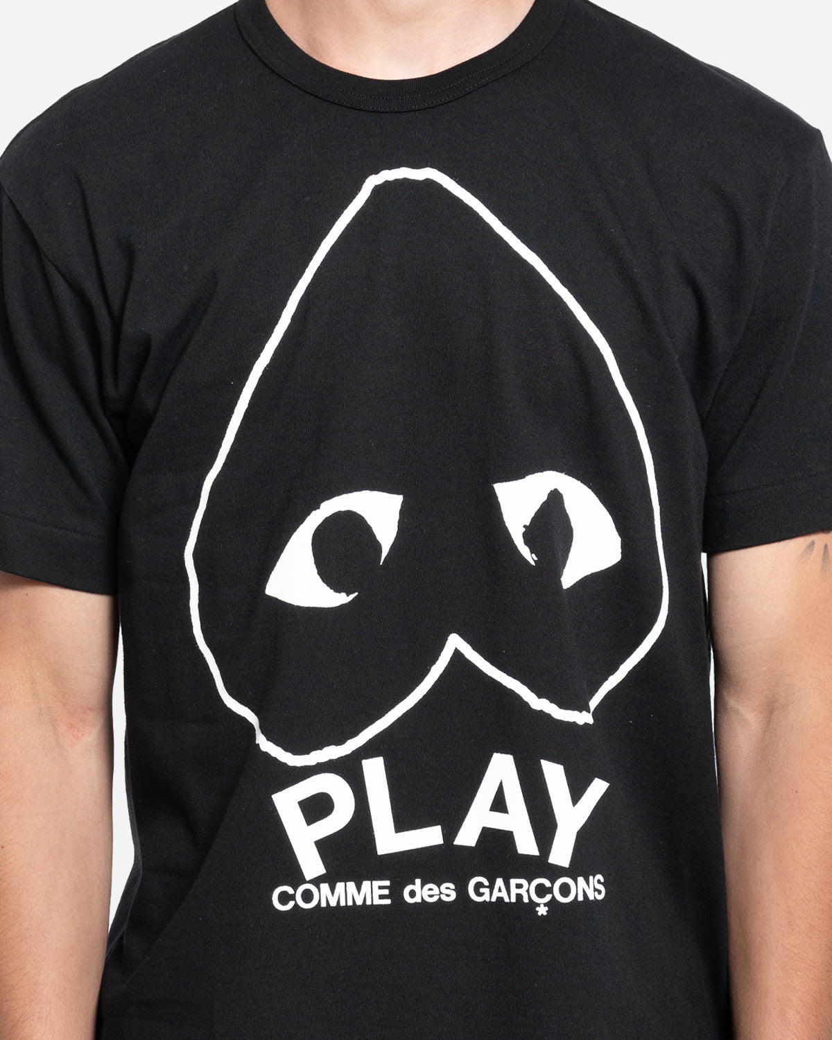 T-Shirt Outline Heart Black