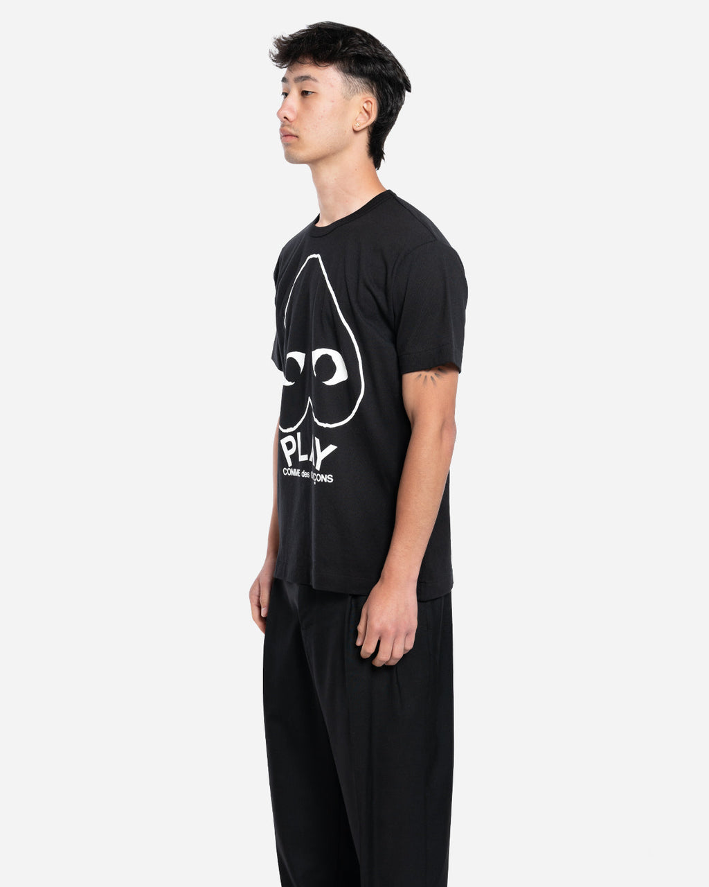 T-Shirt Outline Heart Black