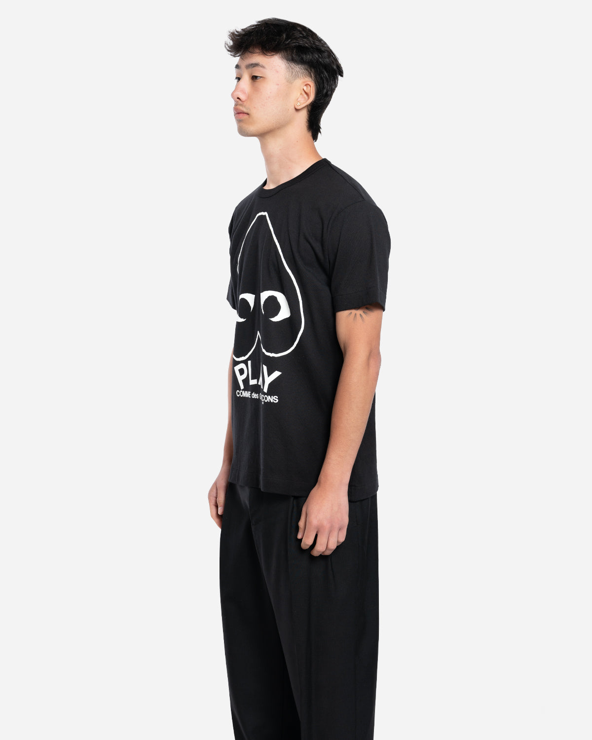 T-Shirt Outline Heart Black