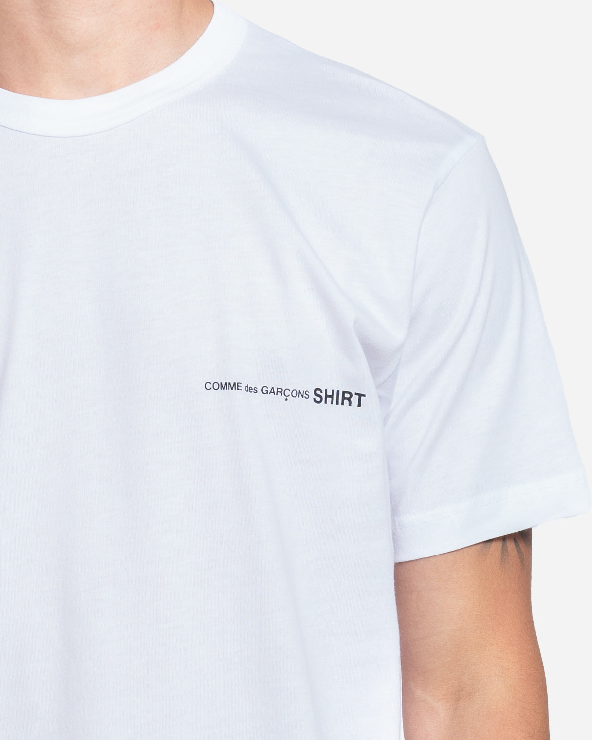 T-Shirt Manche Courte à Logo Poitrine